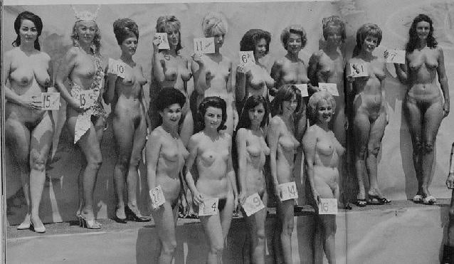 Alineaciones nudistas vintage
 #89531256