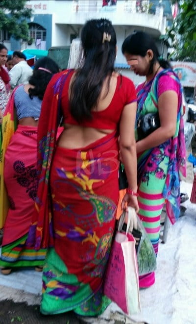 Real Desi Bhabhi Hot Back in Saree Blouse #94711054