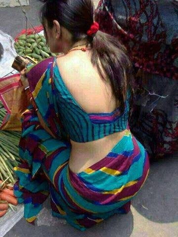 Real Desi Bhabhi Hot Back in Saree Blouse #94711057