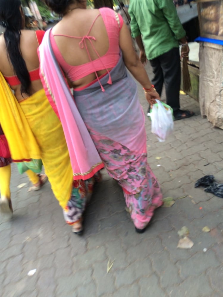 Real Desi Bhabhi Hot Back in Saree Blouse #94711059