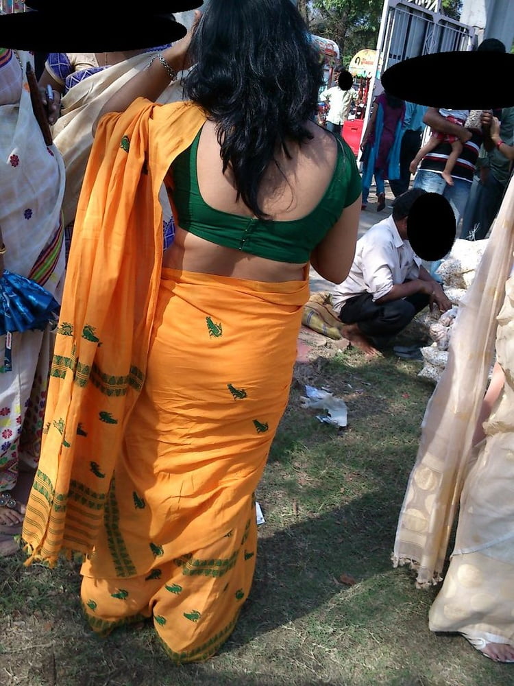 Real Desi Bhabhi Hot Back in Saree Blouse #94711068