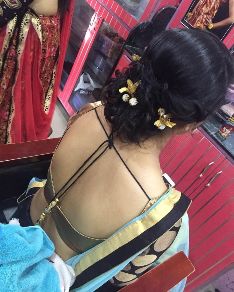 Real desi bhabhi hot back in saree blouse
 #94711070