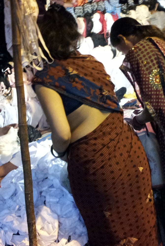 Real Desi Bhabhi Hot Back in Saree Blouse #94711072