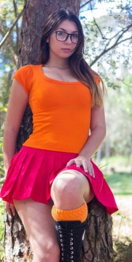 Velma cosplay flessibile gonna arancione calze mutandine gambe culo
 #97417415
