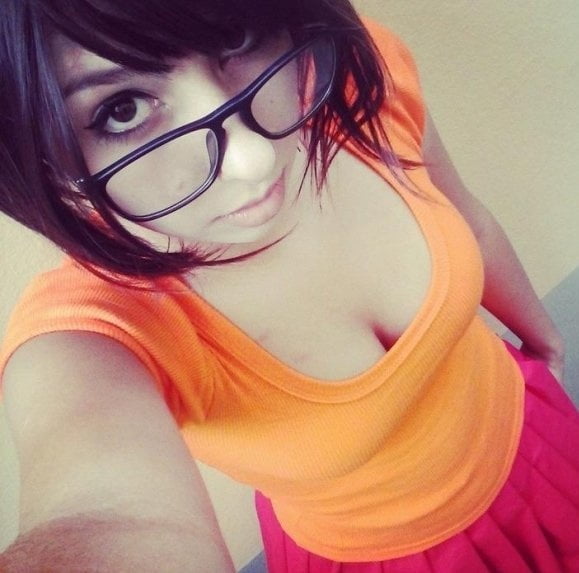 Velma cosplay flessibile gonna arancione calze mutandine gambe culo
 #97417433