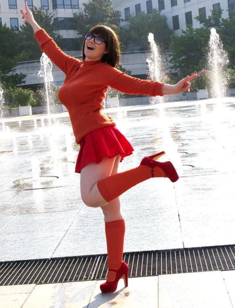 Velma cosplay flessibile gonna arancione calze mutandine gambe culo
 #97417491