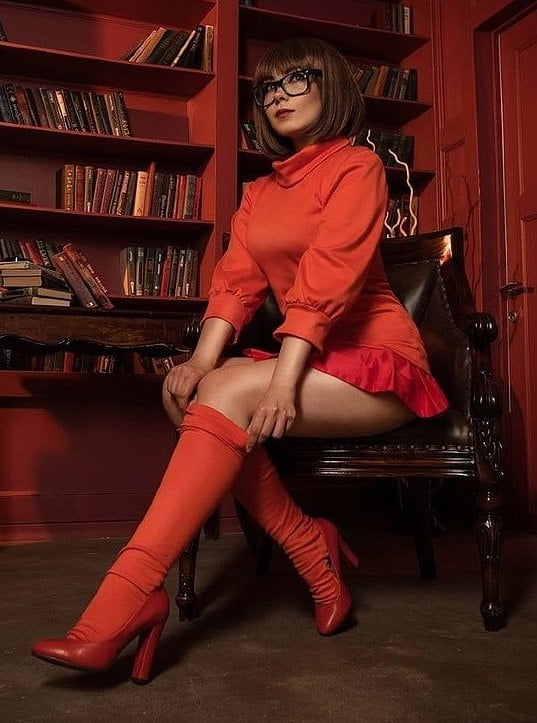 Velma cosplay flessibile gonna arancione calze mutandine gambe culo
 #97417551