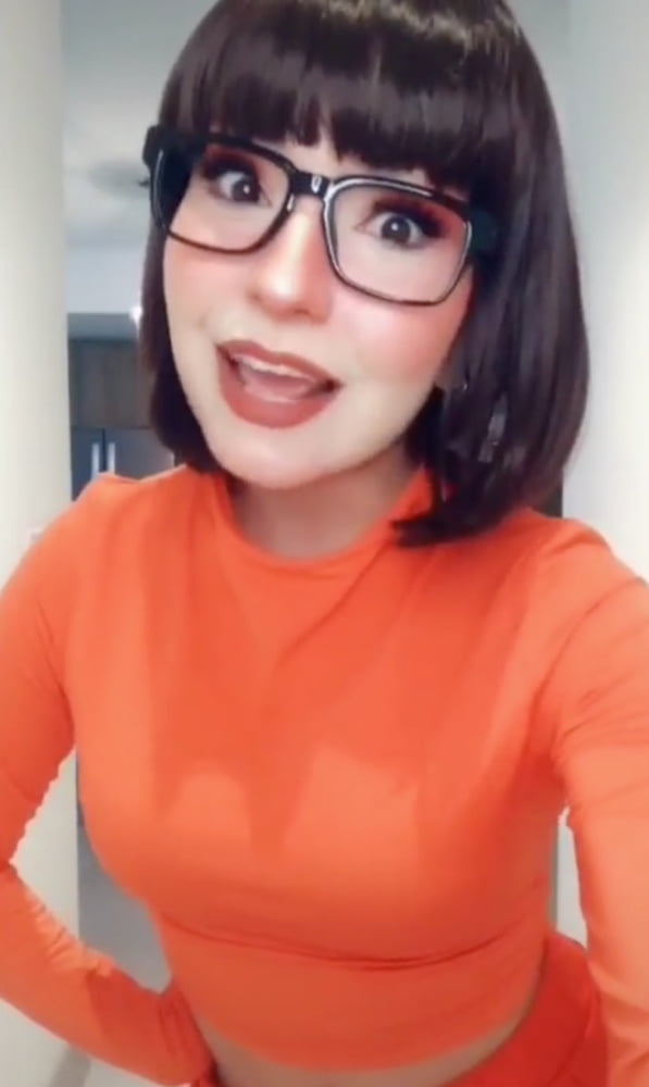 Velma cosplay flessibile gonna arancione calze mutandine gambe culo
 #97417998