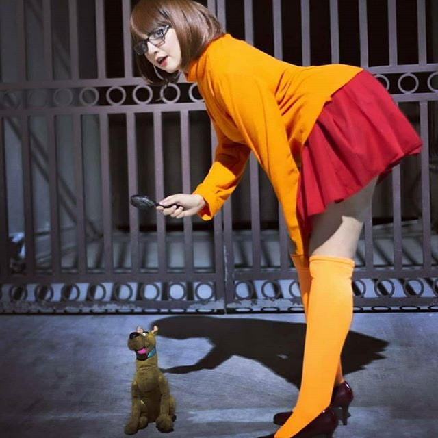 Velma cosplay flessibile gonna arancione calze mutandine gambe culo
 #97418072