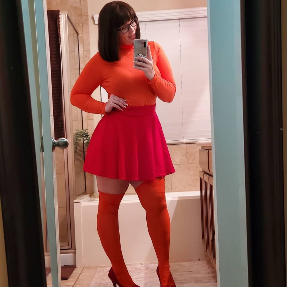 Velma cosplay flessibile gonna arancione calze mutandine gambe culo
 #97418075