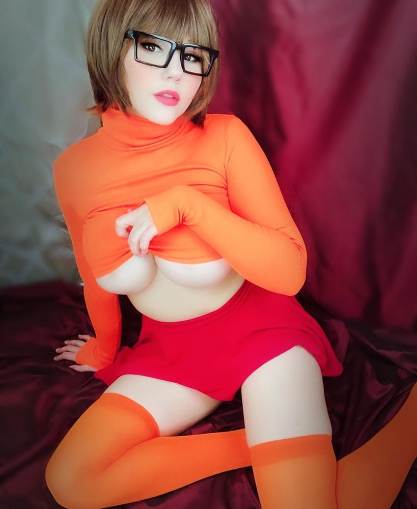 Velma cosplay flessibile gonna arancione calze mutandine gambe culo
 #97418077