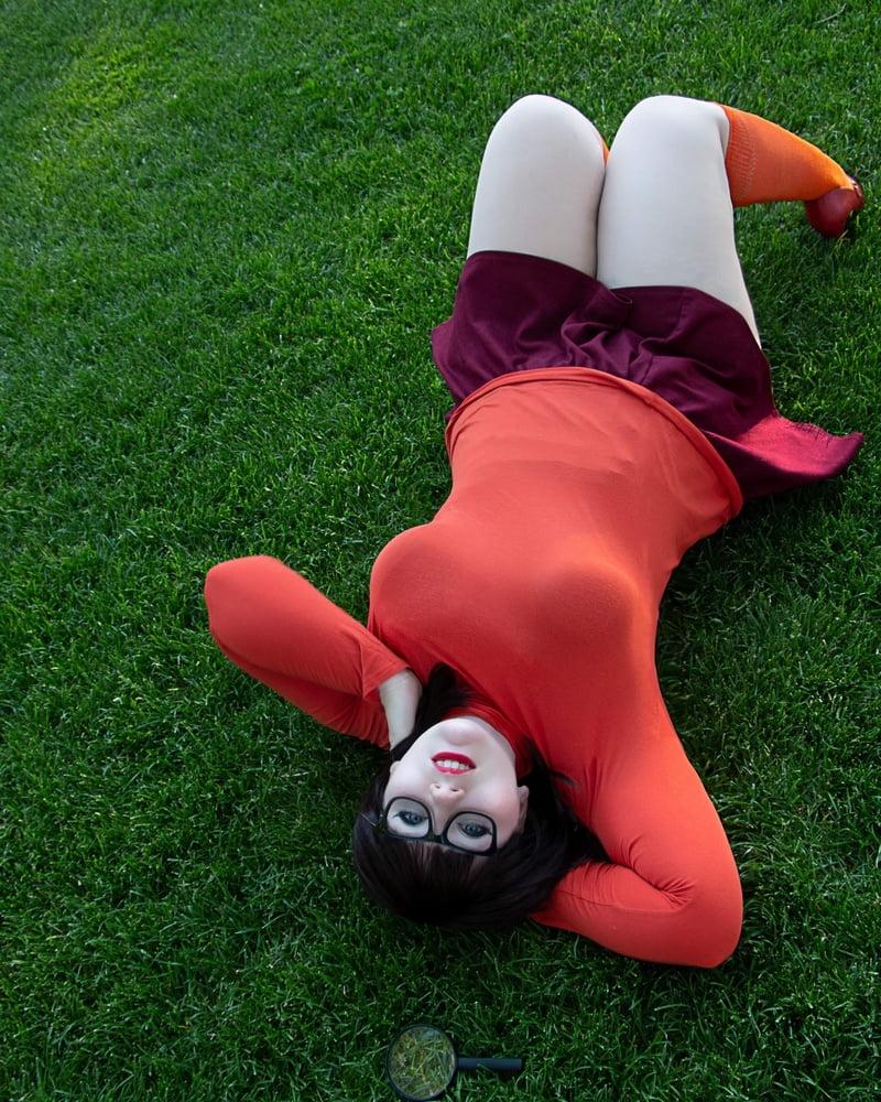 Velma cosplay flessibile gonna arancione calze mutandine gambe culo
 #97418104