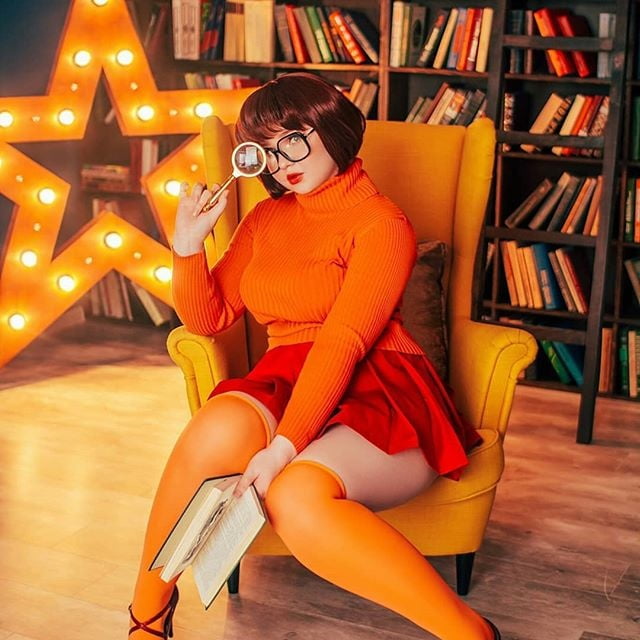 Velma cosplay flessibile gonna arancione calze mutandine gambe culo
 #97418193