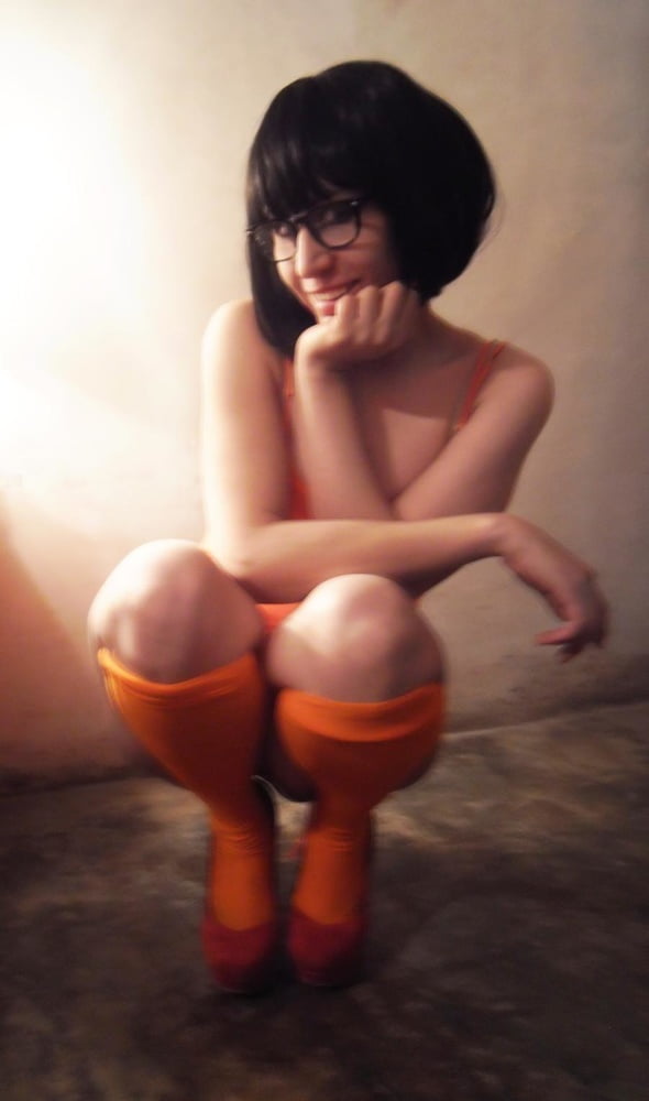 Velma cosplay flessibile gonna arancione calze mutandine gambe culo
 #97418359