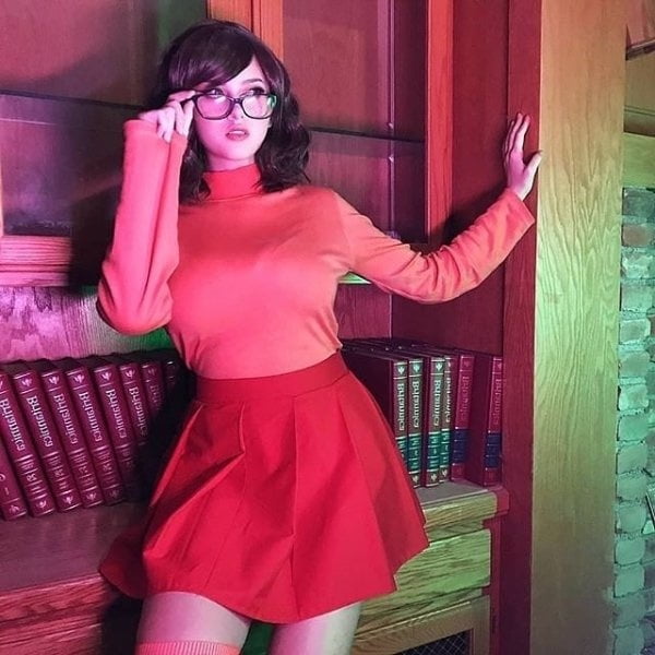 Velma cosplay flessibile gonna arancione calze mutandine gambe culo
 #97418647