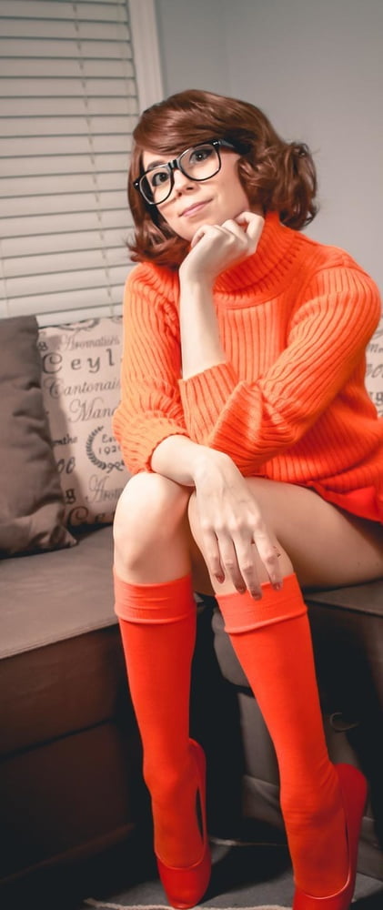 Velma cosplay flessibile gonna arancione calze mutandine gambe culo
 #97418693