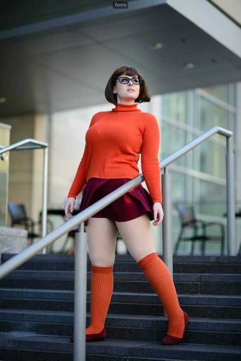Velma cosplay flessibile gonna arancione calze mutandine gambe culo
 #97418827