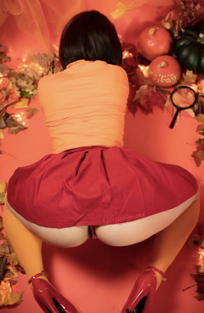 Velma cosplay flessibile gonna arancione calze mutandine gambe culo
 #97418936