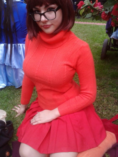 Velma cosplay flessibile gonna arancione calze mutandine gambe culo
 #97419103