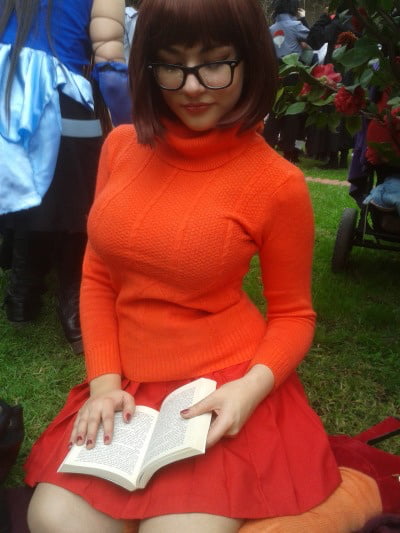Velma cosplay flessibile gonna arancione calze mutandine gambe culo
 #97419105