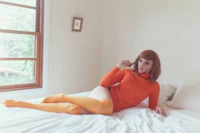 Velma cosplay flessibile gonna arancione calze mutandine gambe culo
 #97419118