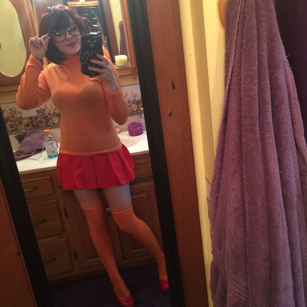 Velma cosplay flessibile gonna arancione calze mutandine gambe culo
 #97419136