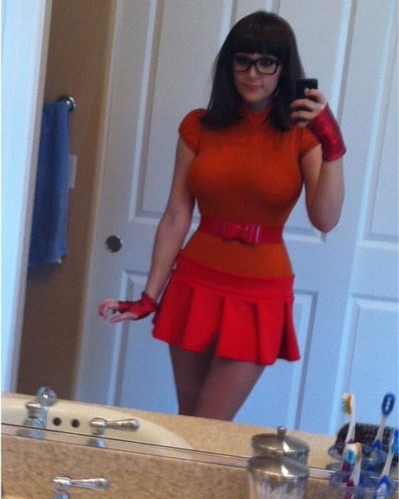 Velma cosplay flessibile gonna arancione calze mutandine gambe culo
 #97419256