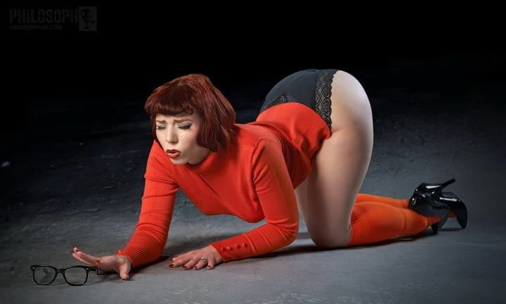 Velma cosplay flessibile gonna arancione calze mutandine gambe culo
 #97419296