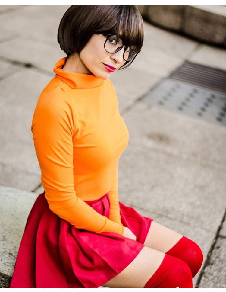 Velma cosplay flessibile gonna arancione calze mutandine gambe culo
 #97419386