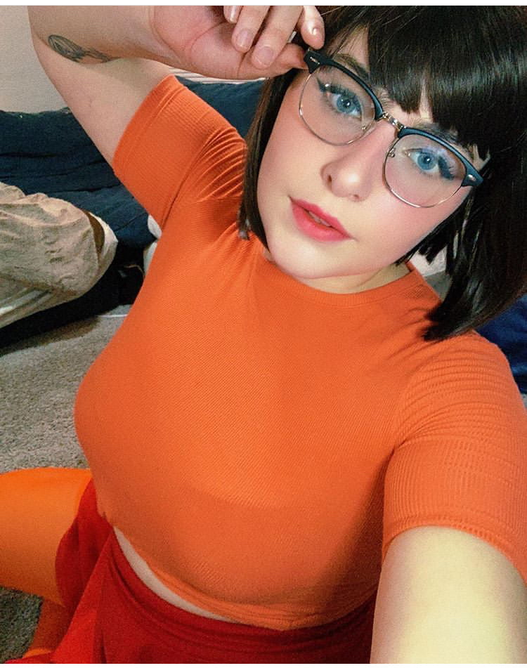 Velma cosplay flessibile gonna arancione calze mutandine gambe culo
 #97419405