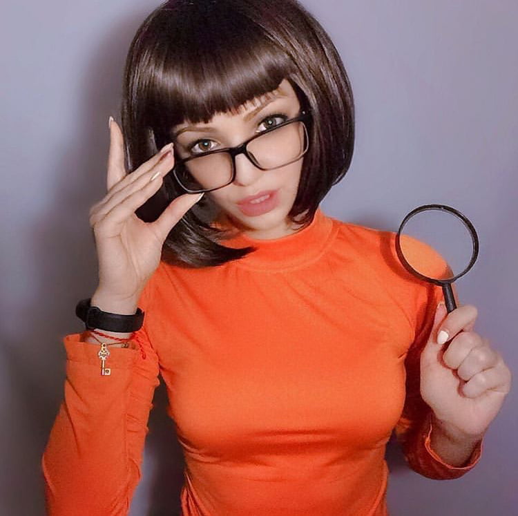 Velma cosplay flessibile gonna arancione calze mutandine gambe culo
 #97419407