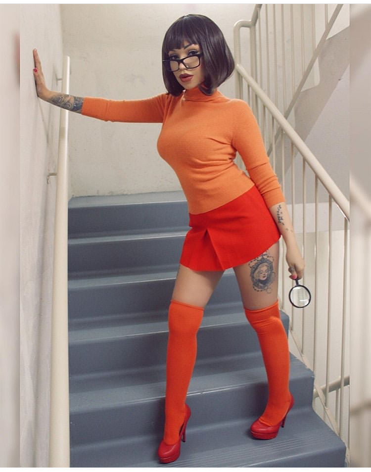 Velma cosplay flessibile gonna arancione calze mutandine gambe culo
 #97419425