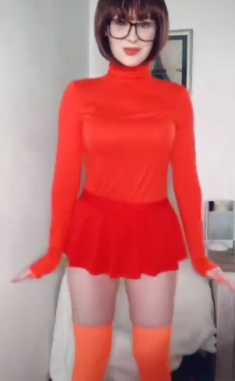 Velma cosplay flessibile gonna arancione calze mutandine gambe culo
 #97419488
