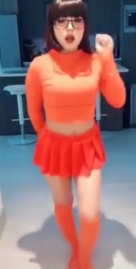 Velma cosplay flessibile gonna arancione calze mutandine gambe culo
 #97419492