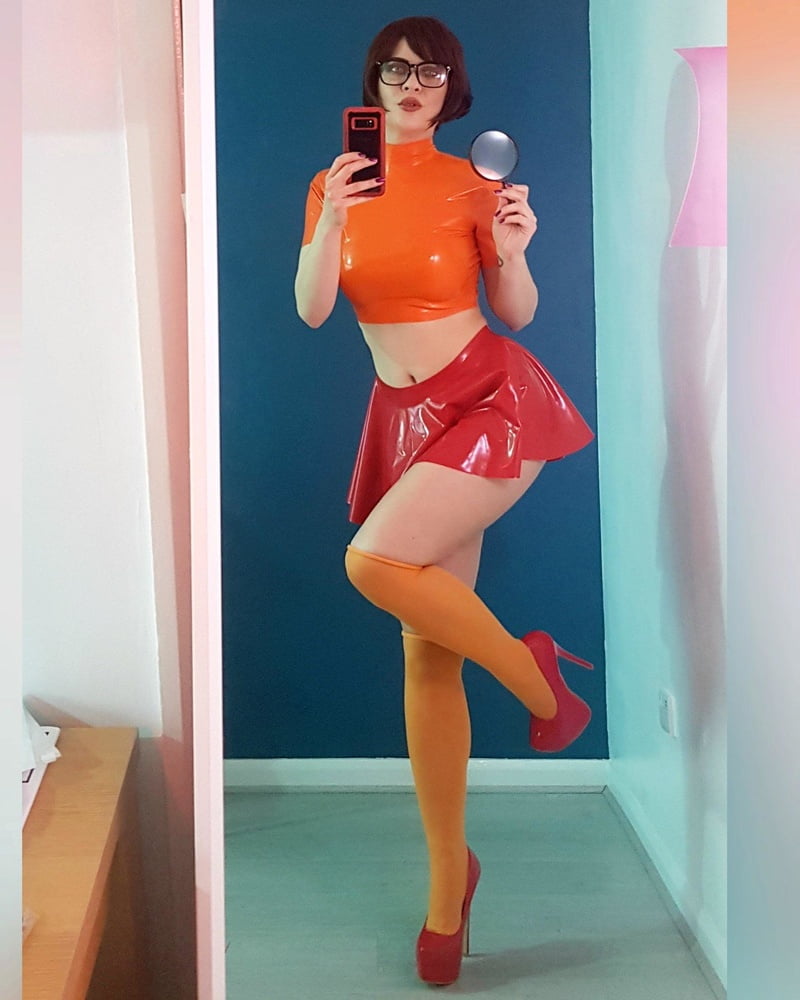 Velma cosplay flessibile gonna arancione calze mutandine gambe culo
 #97419550
