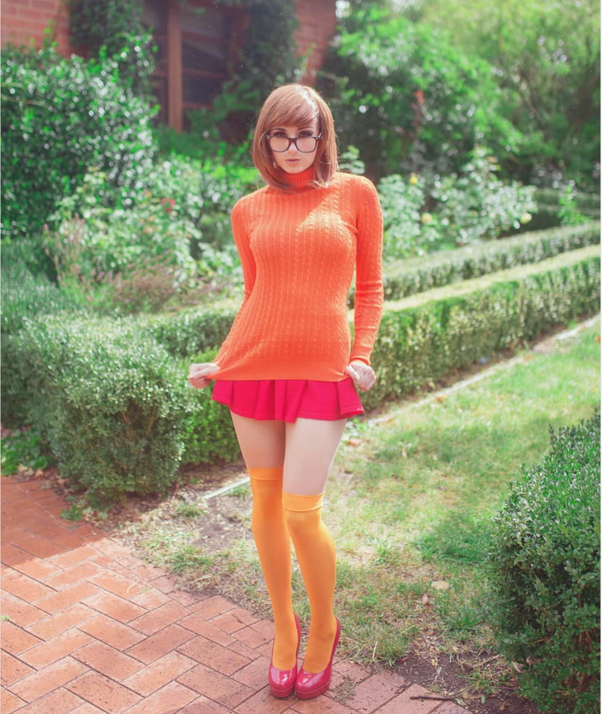 Velma cosplay flessibile gonna arancione calze mutandine gambe culo
 #97419556