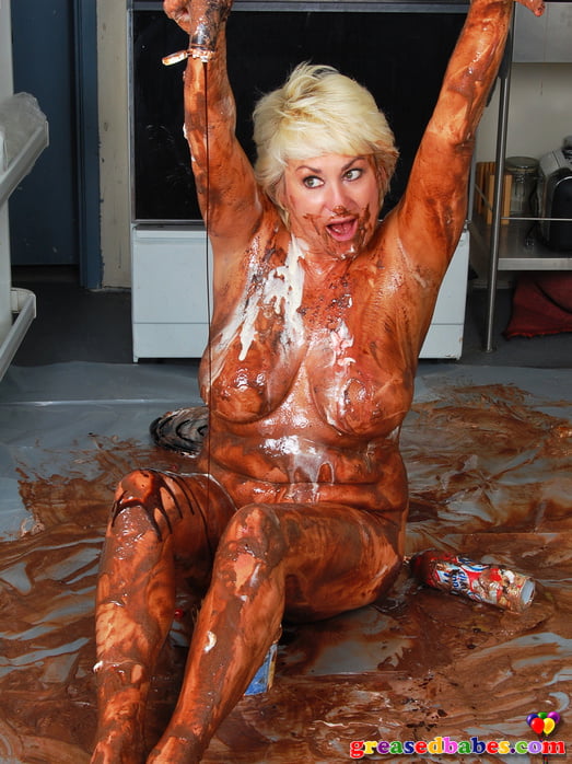Mature Blonde Dana Hayes Wet and Messy with Ice Cream #106570978