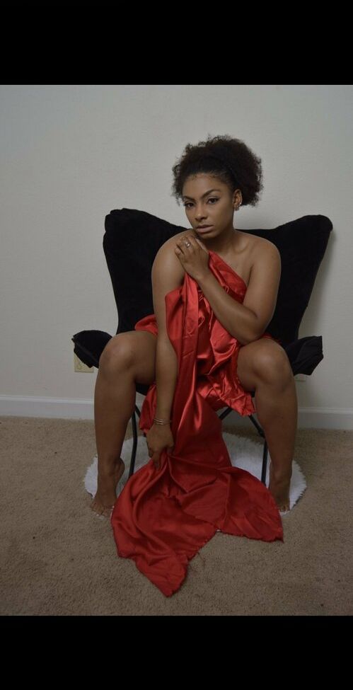 Julie Silver desnuda #109093499