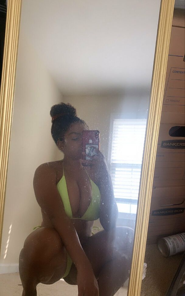 Julie Silver desnuda #109093503