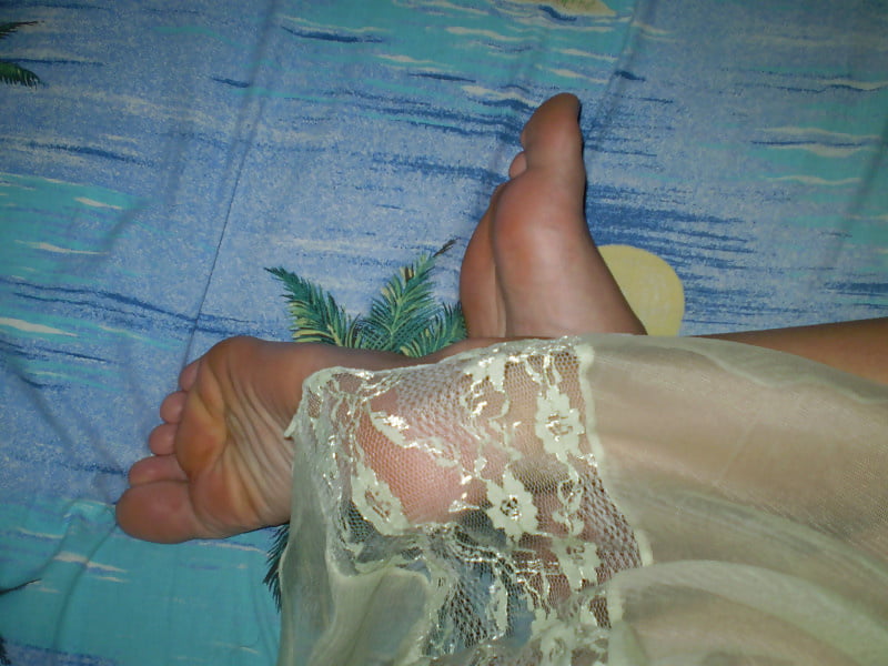 2 Turkish Amateur Wife feet soles #97536707