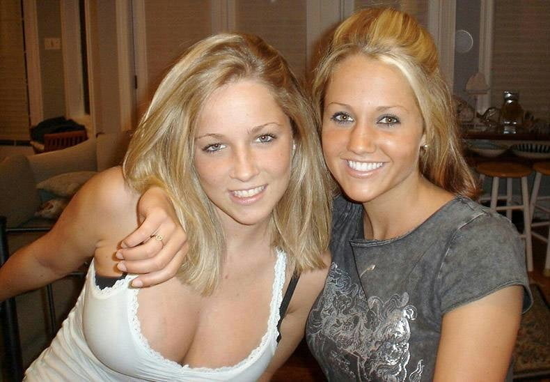 CLEAVAGE VALLY   GIVE WAY #102861318