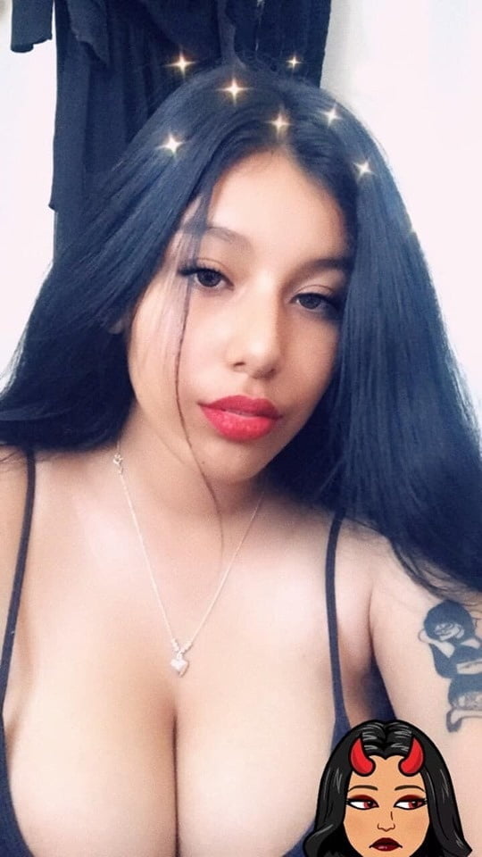 CLEAVAGE VALLY   GIVE WAY #102861326