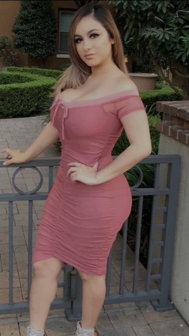 CLEAVAGE VALLY   GIVE WAY #102861359