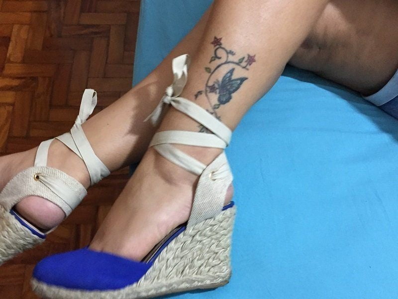 Gozando no pezinho da esposa puta
 #99127872