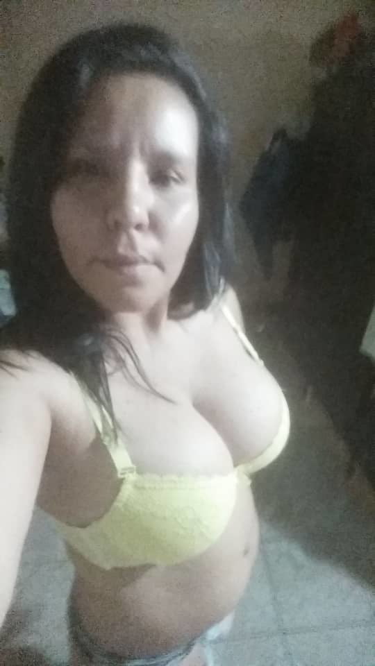 Tetas gorditas maduras
 #102619040