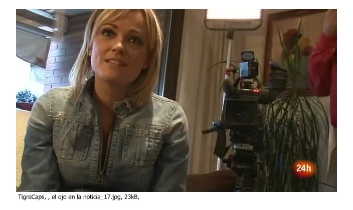 セクシーなニュースのプレゼンター
 #89768675