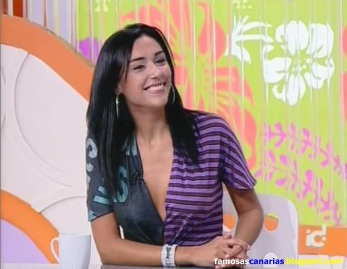 セクシーなニュースのプレゼンター
 #89768694