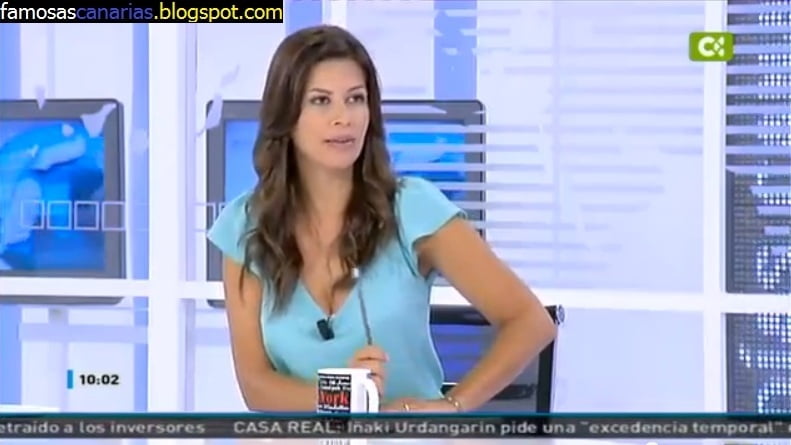 セクシーなニュースのプレゼンター
 #89768696