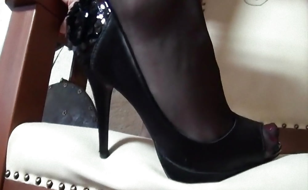 SEXY WIVES WEAR LEATHER SHOES #98035013