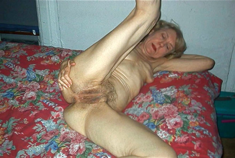 Abuelas y maduras
 #88930740